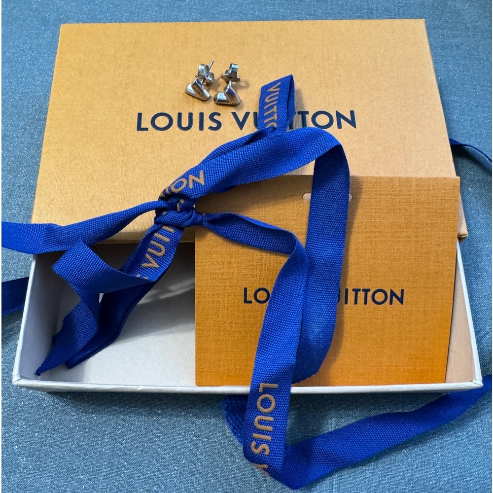 Authentic Louis Vuitton Essential V Stud Earrings